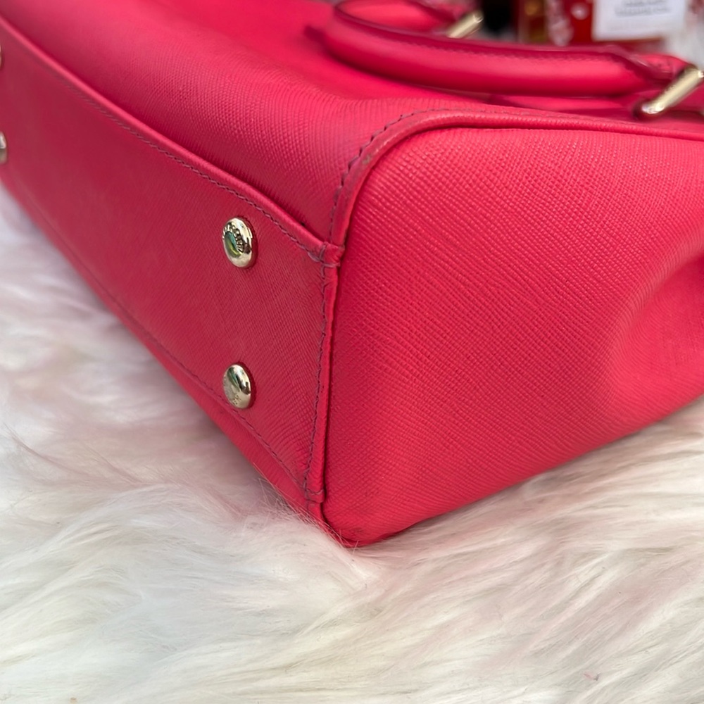 💜MetroCity Crossbody Bag in Magenta Canvas - Picture 8 of 16